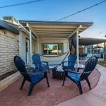 New Stylish Midtown With One Bedroom